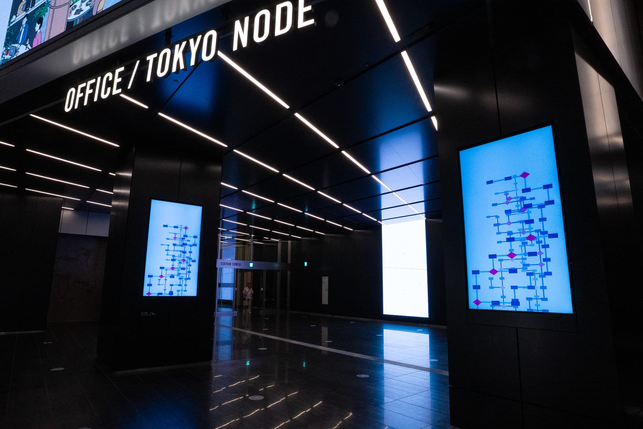 薄葉さんが手がけた虎ノ門ヒルズのTOKYO NODEのサイネージ（画像提供：NEORT）
